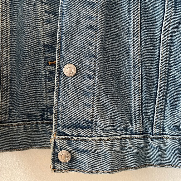 Levi's Ex-Boyfriend Trucker Denim Jacket - Picture 4 of 9